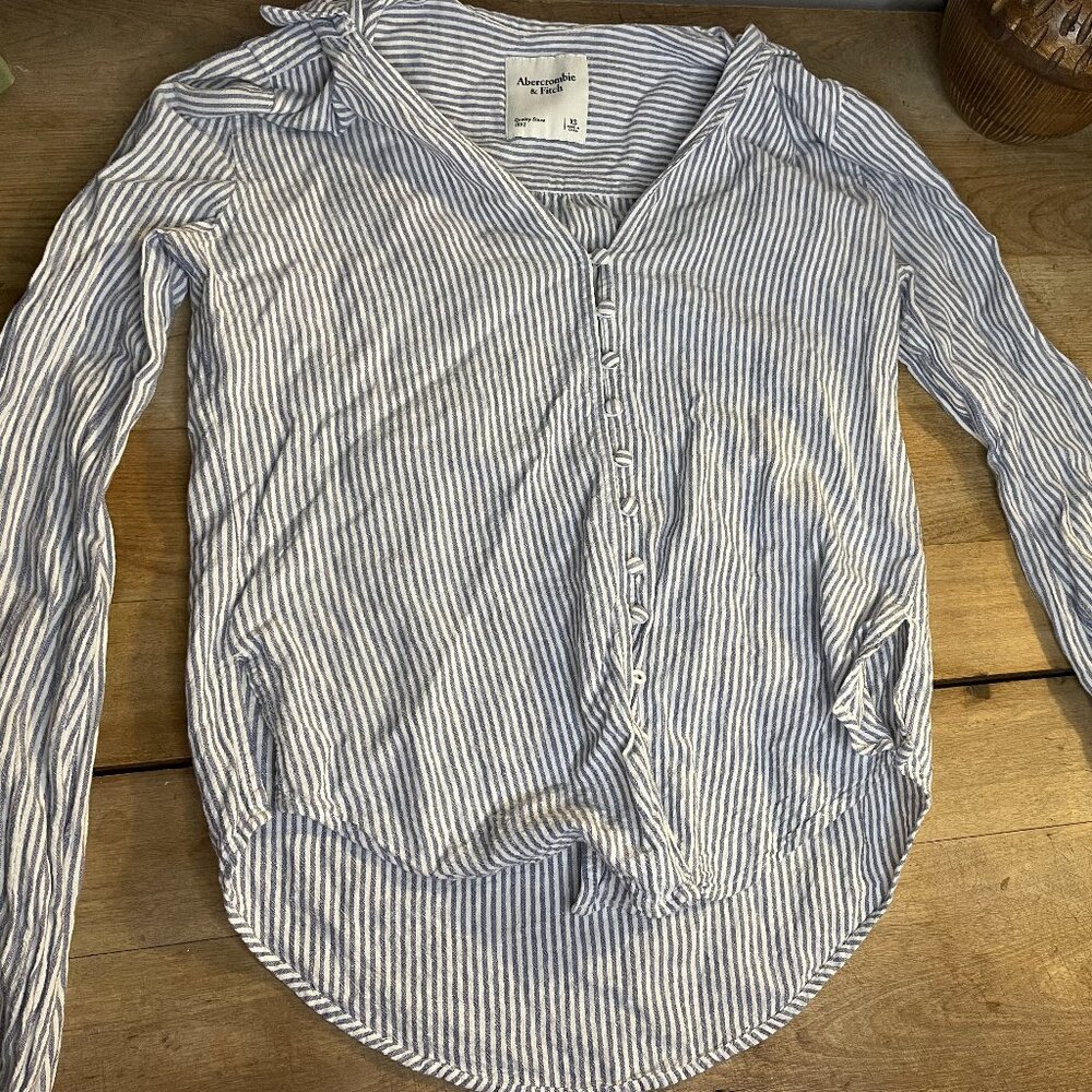 Abercrombie & Fitch Blue and White Striped Shirt Size XS